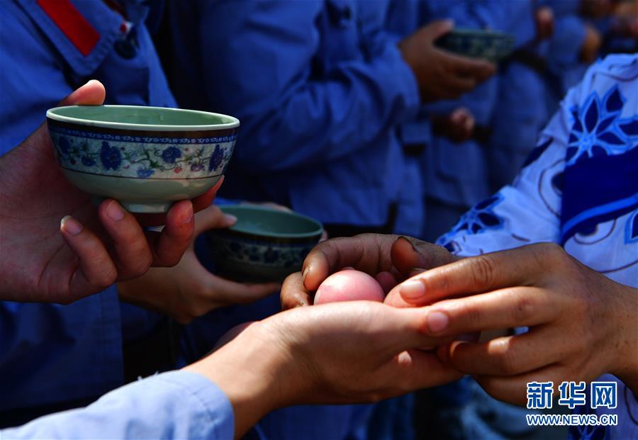 （新華全媒頭條·不忘初心、牢記使命——記者再走長征路·圖文互動(dòng)）（4）風(fēng)展紅旗如畫——來自長征出發(fā)地長汀、寧化的紅色信仰報(bào)告 